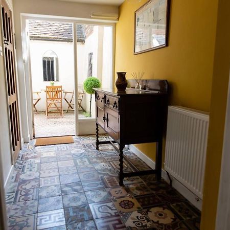 Pass The Keys Magical Period House In The Heart Of Ludlow Esterno foto