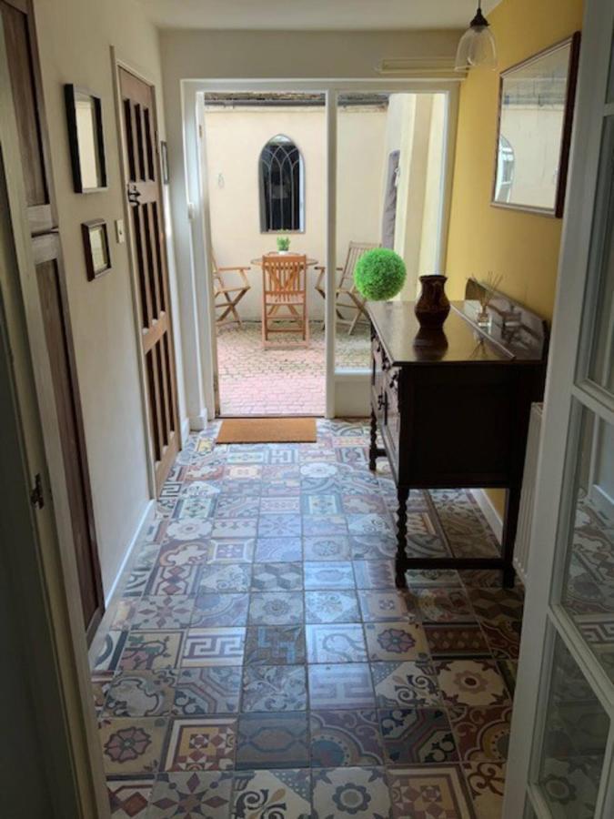 Pass The Keys Magical Period House In The Heart Of Ludlow Esterno foto