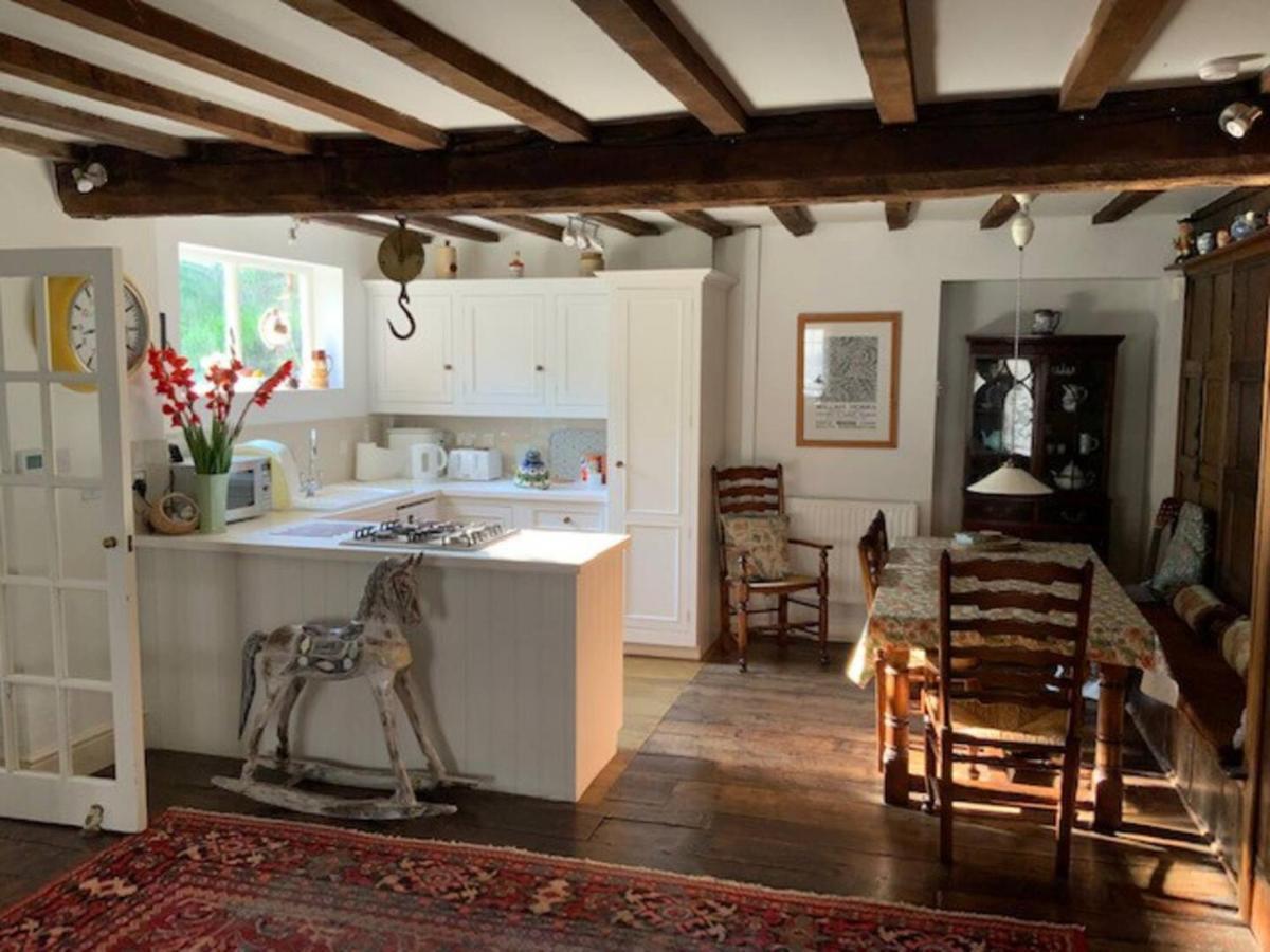 Pass The Keys Magical Period House In The Heart Of Ludlow Esterno foto