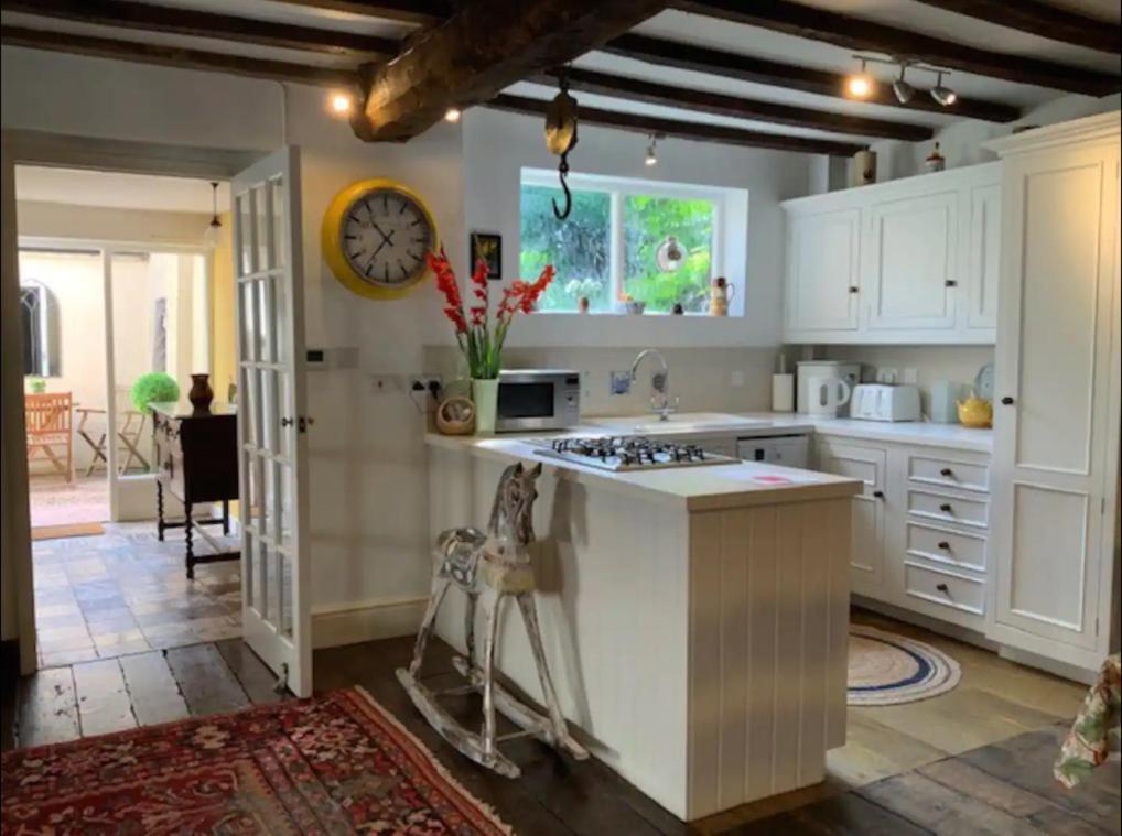 Pass The Keys Magical Period House In The Heart Of Ludlow Esterno foto