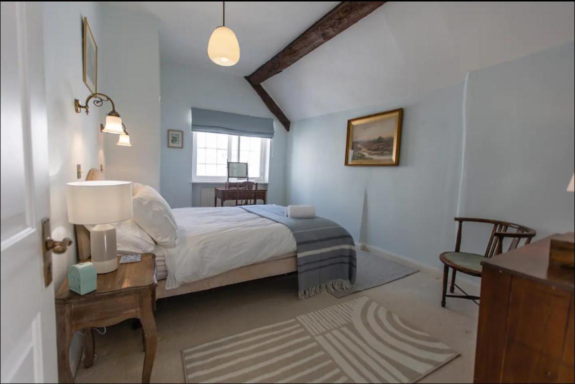 Pass The Keys Magical Period House In The Heart Of Ludlow Esterno foto