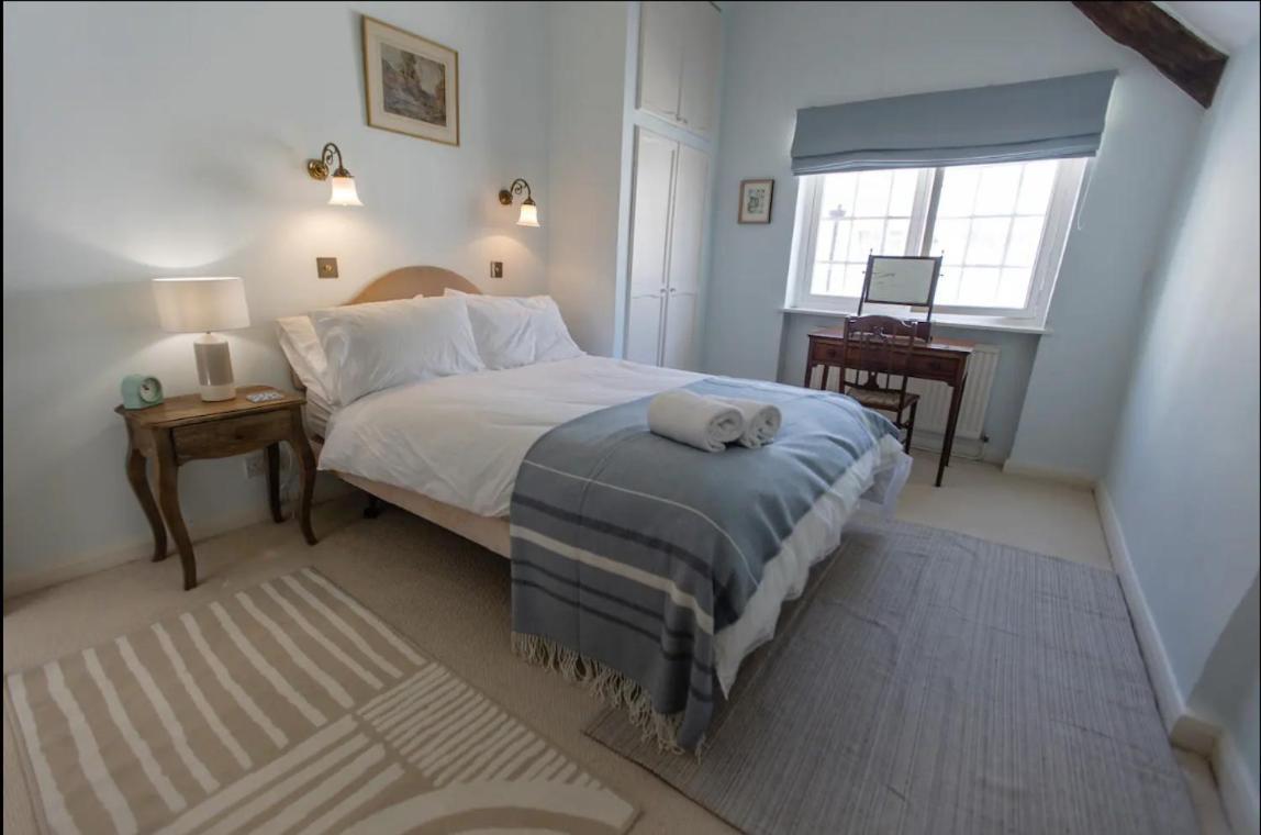 Pass The Keys Magical Period House In The Heart Of Ludlow Esterno foto